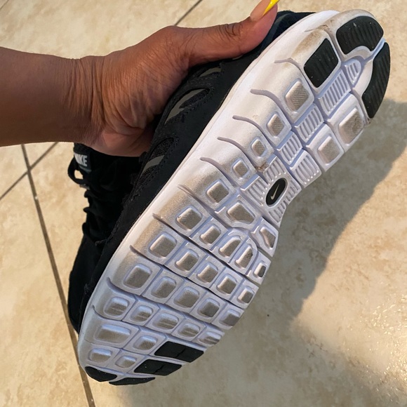 In very good condition Nike free runs - Picture 3 of 4